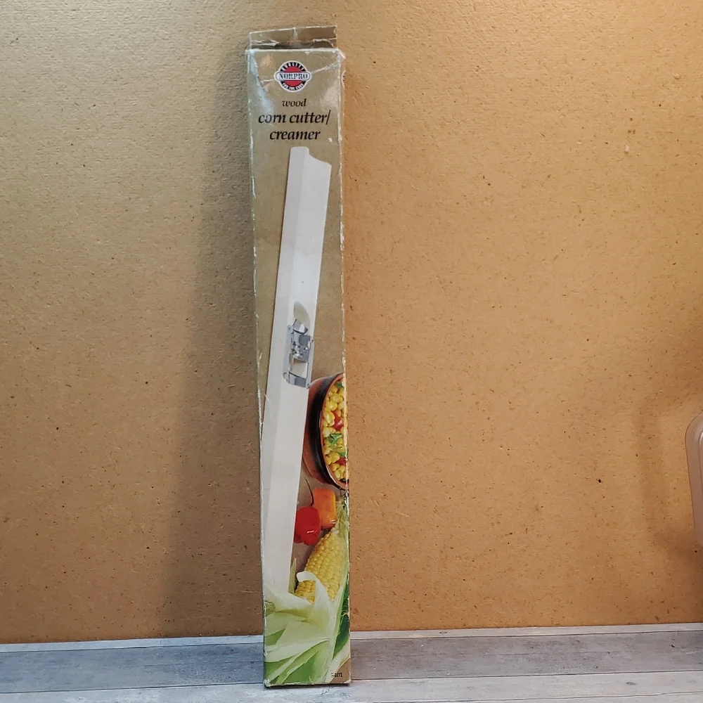 Norpro Wood Corn Cutter and Creamer  NWT